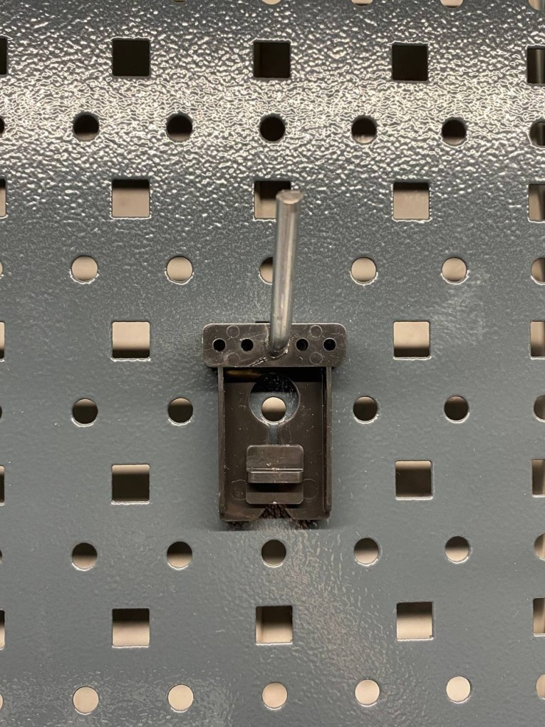 Крючок наклонный 50 мм купить в Гатчине Крючок наклонный 50 мм купить в Гатчине