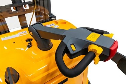 Штабелер электрический самоходный CDDK20 (2000 кг, 6,5 м, 24В / 300Ач, EPS) SMARTLIFT (SMART) купить в Гатчине Штабелер электрический самоходный CDDK20 (2000 кг, 6,5 м, 24В / 300Ач, EPS) SMARTLIFT (SMART) купить в Гатчине