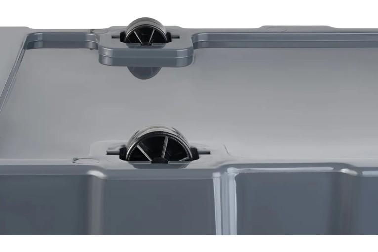 Контейнер особопрочный Rox Box PRO 70 (589х396х355 мм с крышкой и клипсами, на роликах, антрацит) купить в Гатчине Контейнер особопрочный Rox Box PRO 70 (589х396х355 мм с крышкой и клипсами, на роликах, антрацит) купить в Гатчине